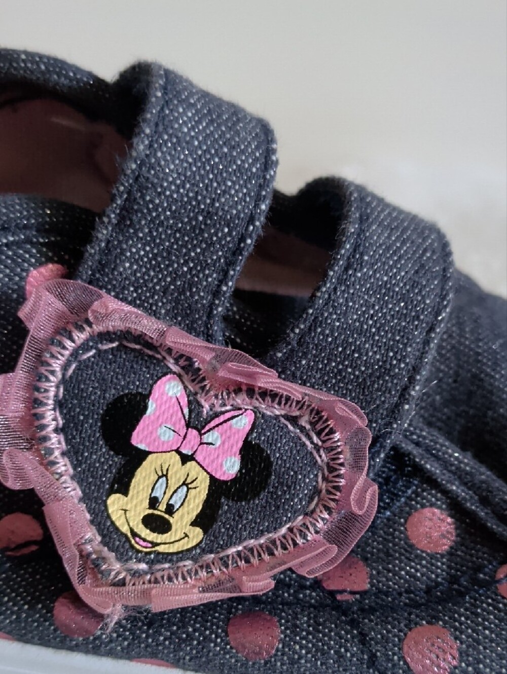 Disney Minnie Mouse Navy & Pink Polka Dot Kids Sneakers - Picture 4 of 11